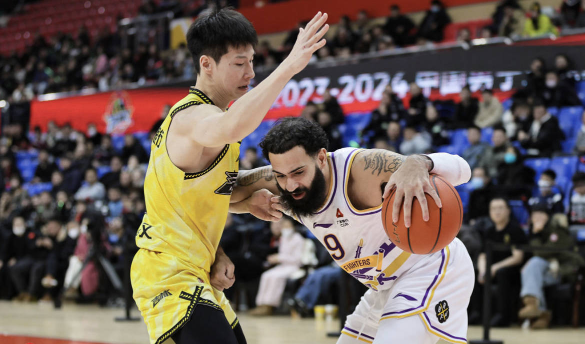 关于里程碑夜多伦多猛龙外线爆发，CBA季后赛今晚刷纪录，底气十足，球探报告显示潜力的信息